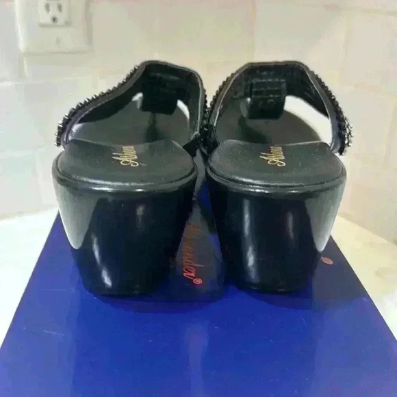 Athena Alexander Black Thong New Sandals with Rhinestones with BOX Size 7 - Picture 11 of 12